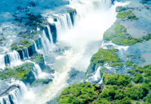 আর্জেন্টিনার বিখ্যাত ইগুয়াজু জলপ্রপাত